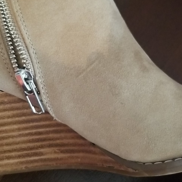 Madden Girl Gatess tan wedge booties - Picture 7 of 8